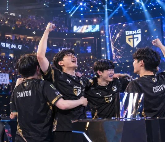 Movistar KOI Defeat Vitality 3-2 to Reach LEC Summer Top Four Movistar KOI players celebrating LEC playoff win